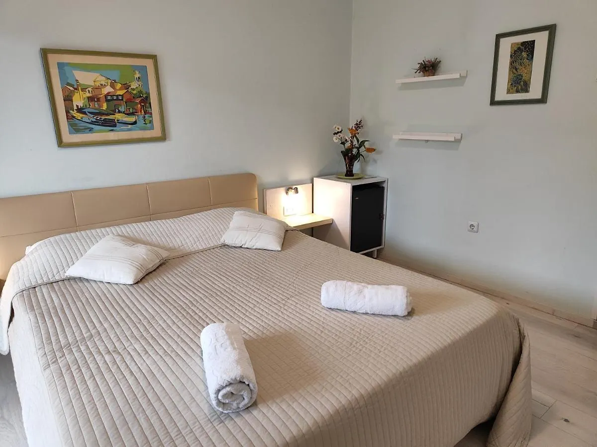 Rooms Ena Rovinj